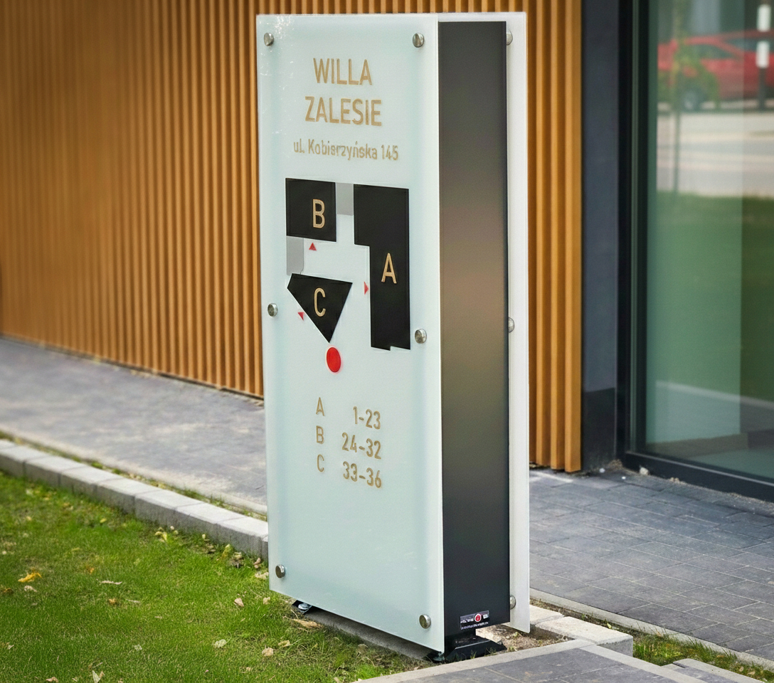 Totem-blok_mapa_szkło_dibond Totem blok mapa szklo dibond Pylony i Totemy Pylony reklamowe